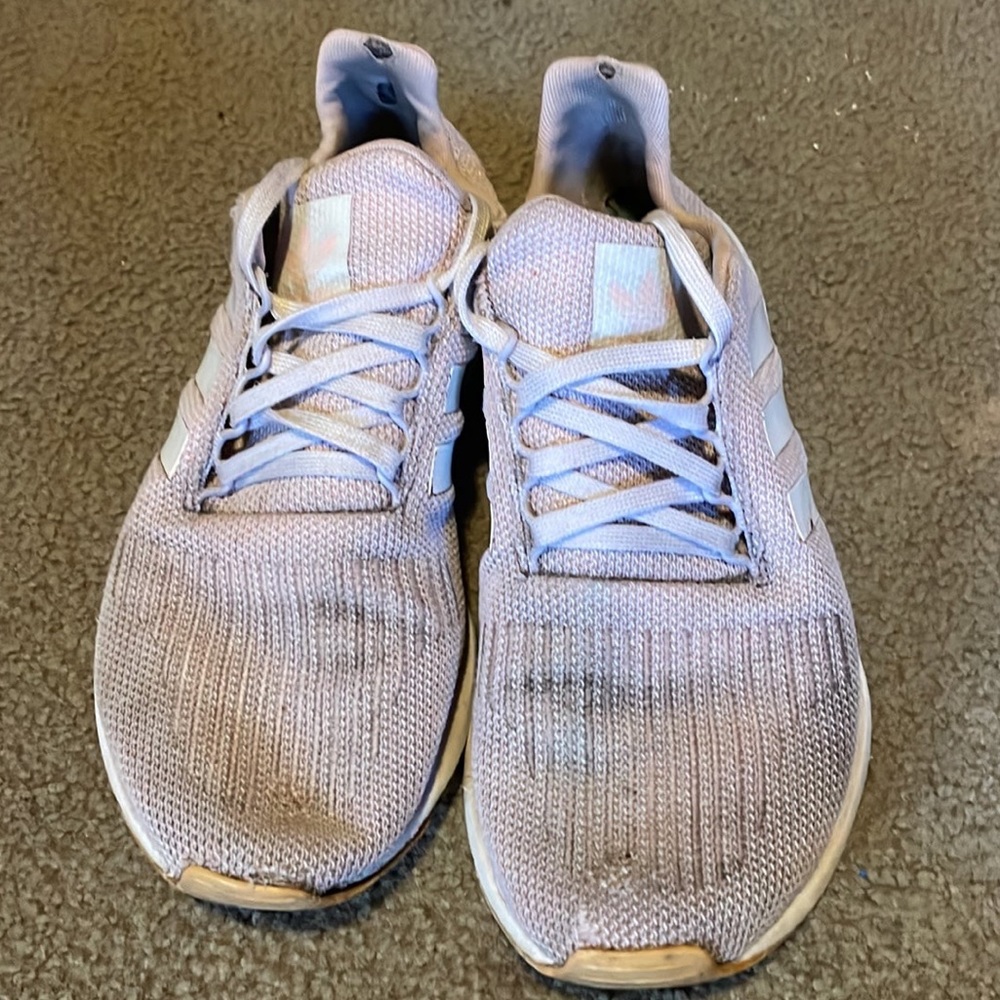 Size 7 (they run big) I usually use size 9